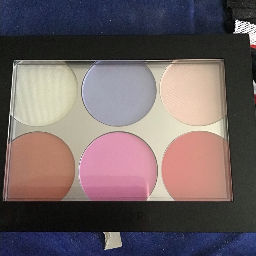 Sephora Holographic- 2 palettes. - Picture 3 of 3